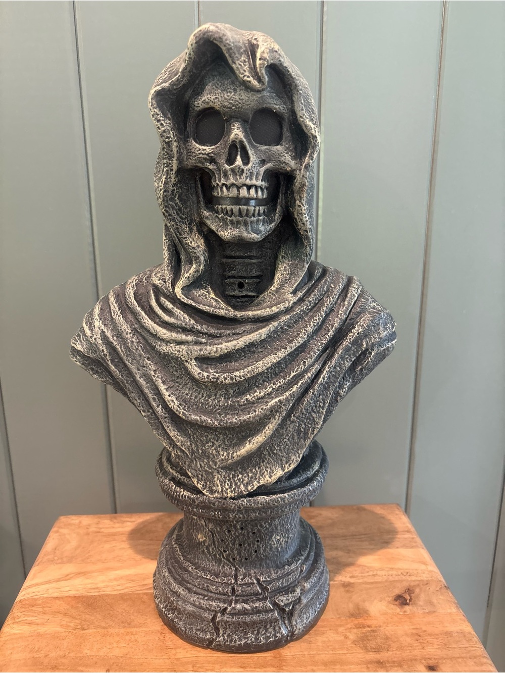 Halloween Gray Skeletal Hooded Plastic Animated Bust Decor Sensor Lightup